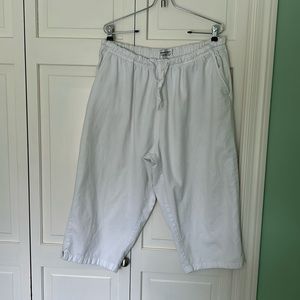 Main Street Blues 20W White Capris